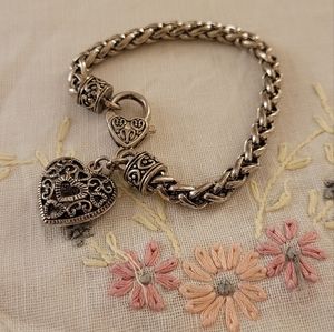 Bracelet with filigree heart charm